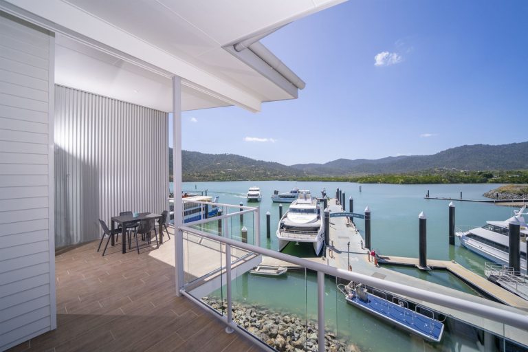 Airlie Beach Apartments Harbour Cove